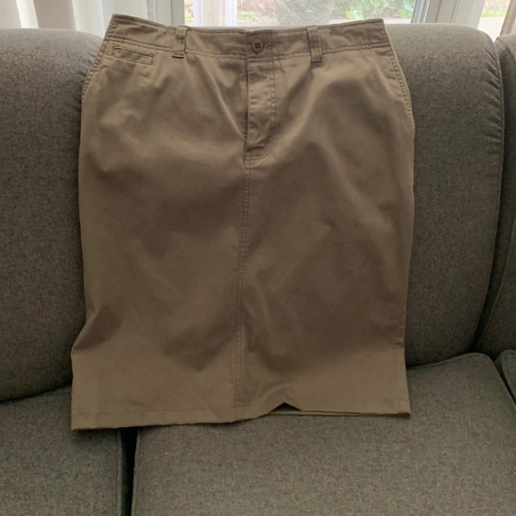 Eddie Bauer light olive brushed cotton stretch midi skirt sz8 w back vent - Picture 1 of 9